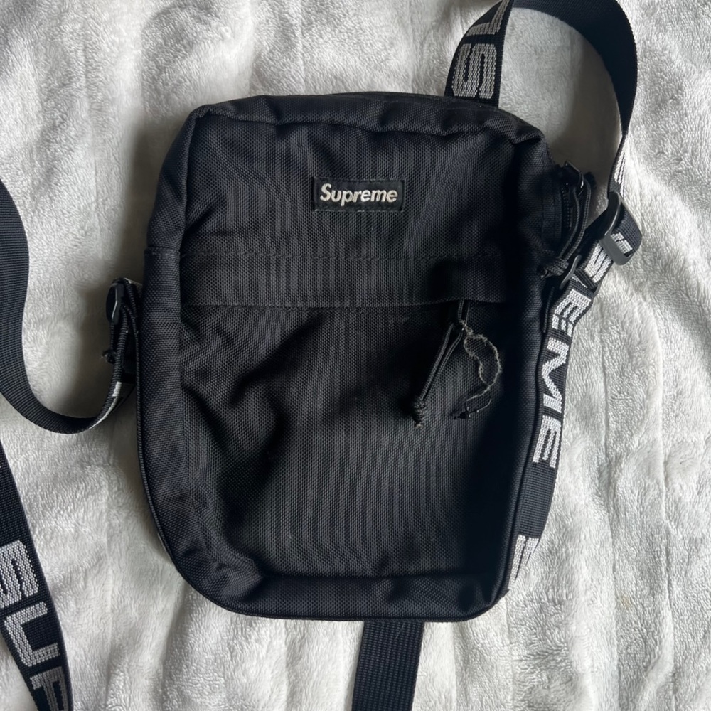 Supreme SS19 Crossbody Bag